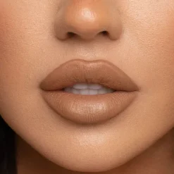 Labiales*BPerfect Cosmetics Supreme Velvet Liquid Birthday Suit